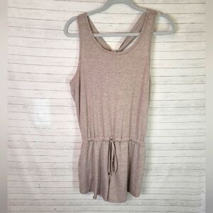 LOVE RICHE HEATHERED BEIGE ROMPER W CROSSBACK DETAIL, SZ LARGE